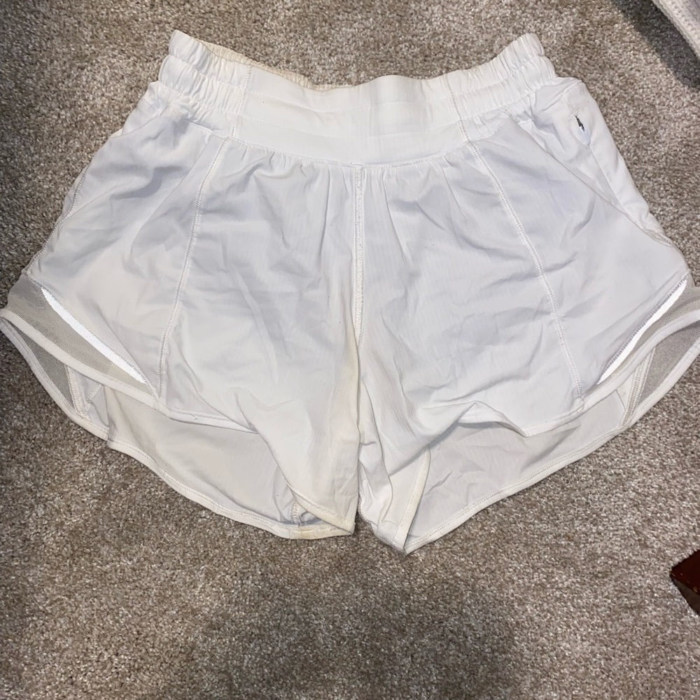 White lululemon hotty hot 4 inch shorts! Size 2